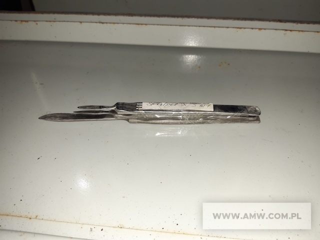 Sprzęt medyczny - pakiet zawierający 8 poz. asort. (wg oddzielnego wykazu), w tym m.in.: suszarki medyczne, cieplarka, stół antywibracyjny itp. 